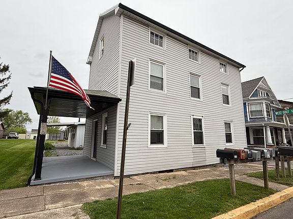 2nd image of 230 Main St