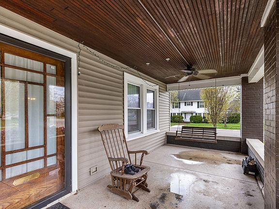 2nd image of 1403 Camp Ave