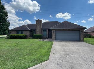 1946 E Ridgewood Dr, Springfield, MO 65804