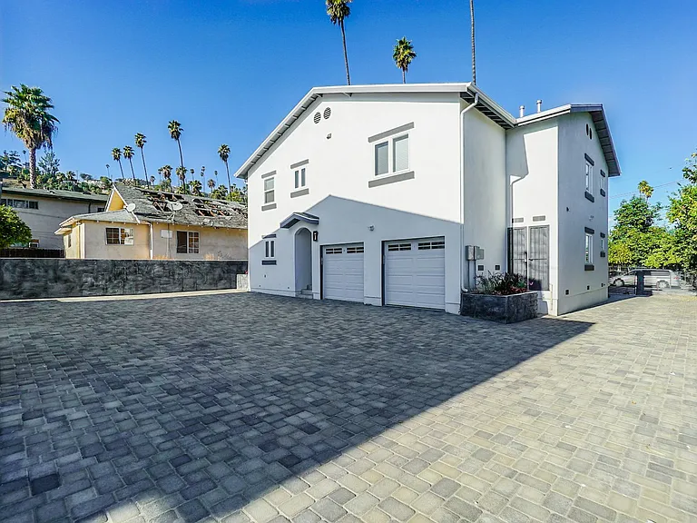 4508 Esmeralda St #1/2 — Photo 35
