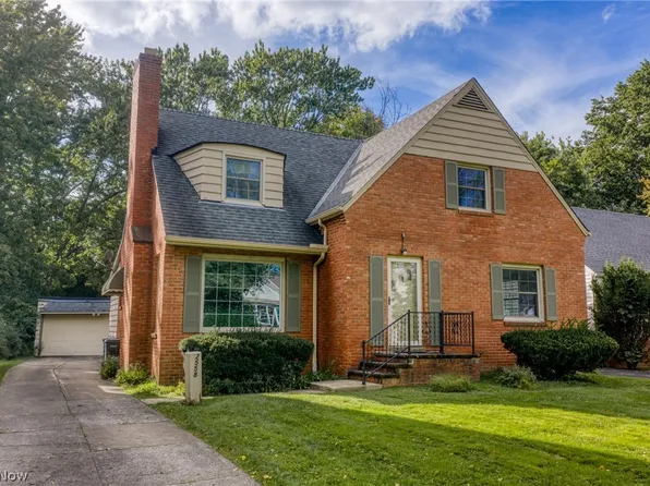 2558 Canterbury Rd, Cleveland Heights, OH 44118