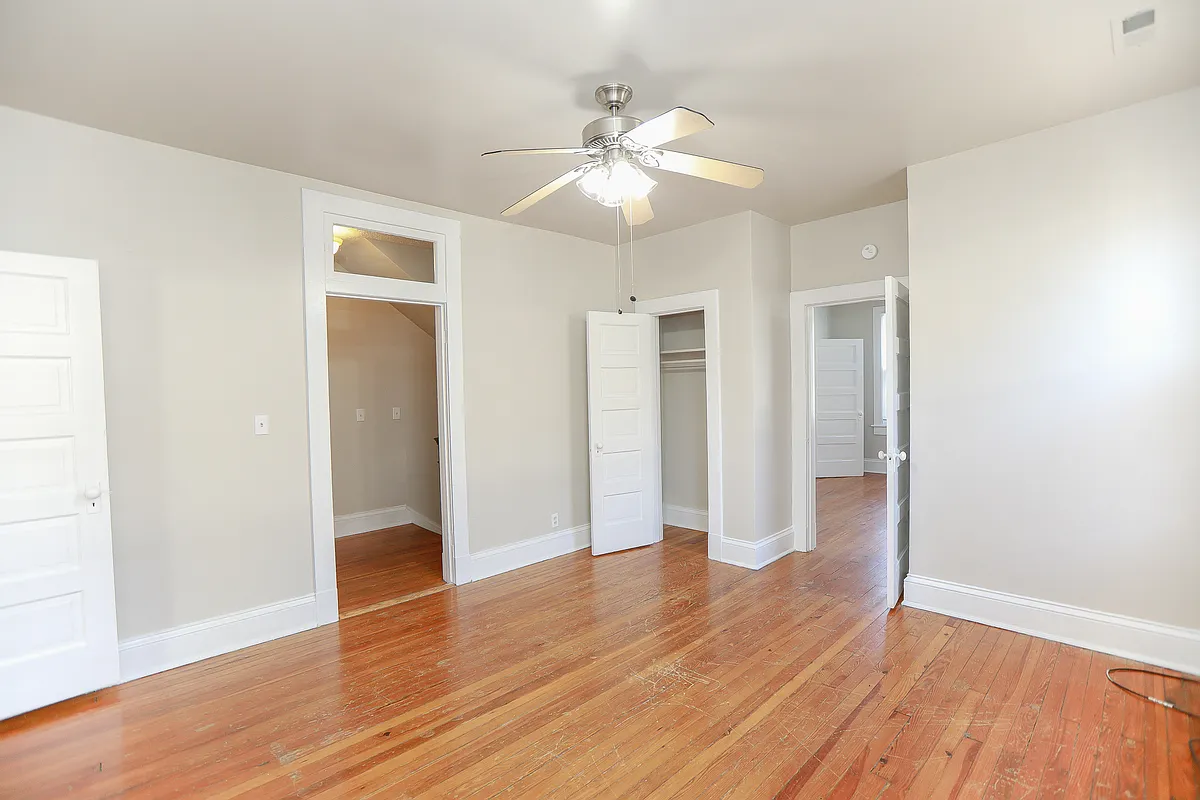 Photo 2 of 16 - 1439 Moultrie Ave #3 - Norfolk, VA Building Photo - 1439 Moultrie Ave #3