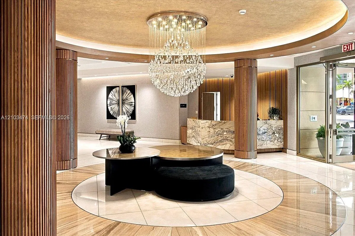 888 Brickell Key Dr — Photo 2