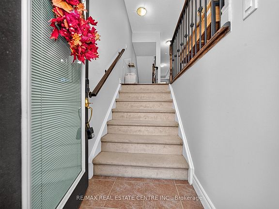 4th image of 3335 Thomas St E #6
