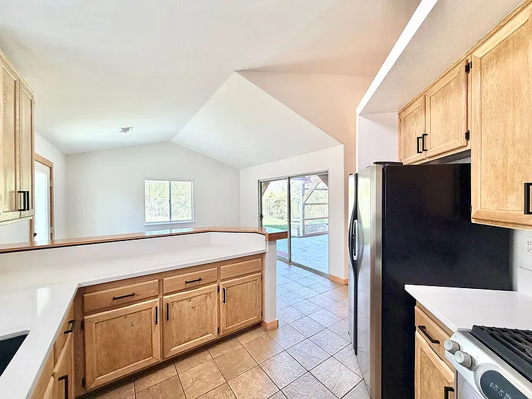 22988 Joaquin Ridge Dr — Photo 11