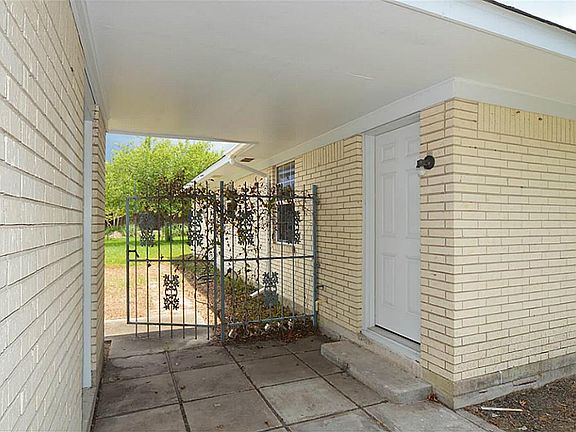 5th image of 5024 Colonial Dr