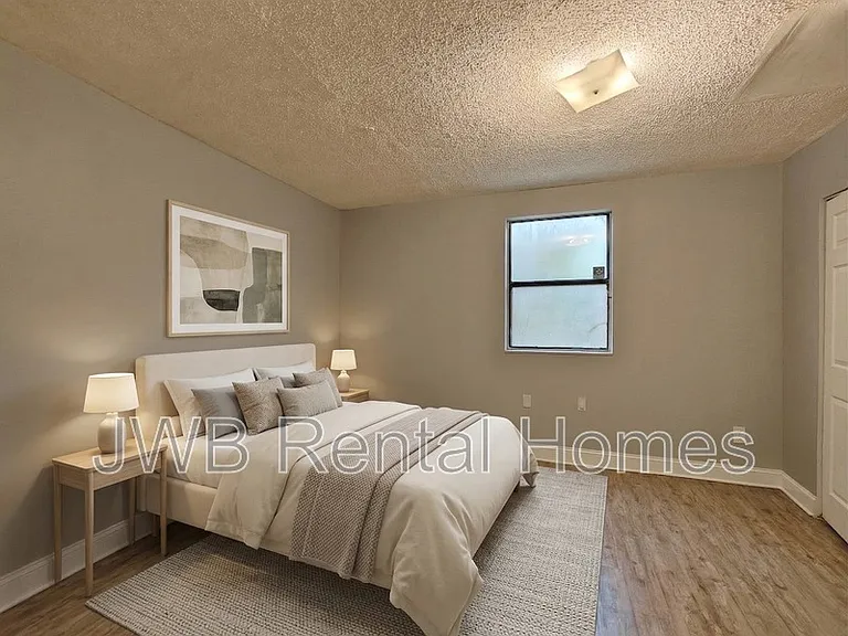 4737 Portsmouth Ave — Photo 10
