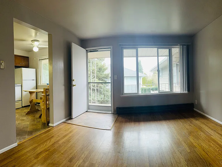 521 Avenue D #2 — Photo 13