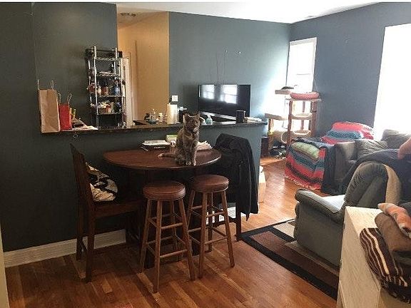 5th image of 1520 W Bryn Mawr Ave APT 3