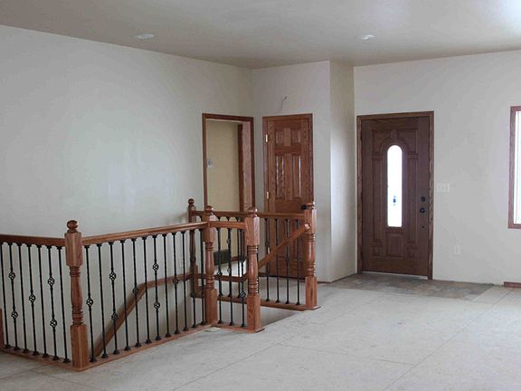 Beautiful Staircase! (Flooring allowance included)