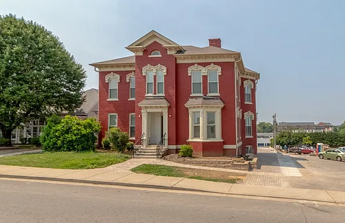 305 Main St #4 Photo 1
