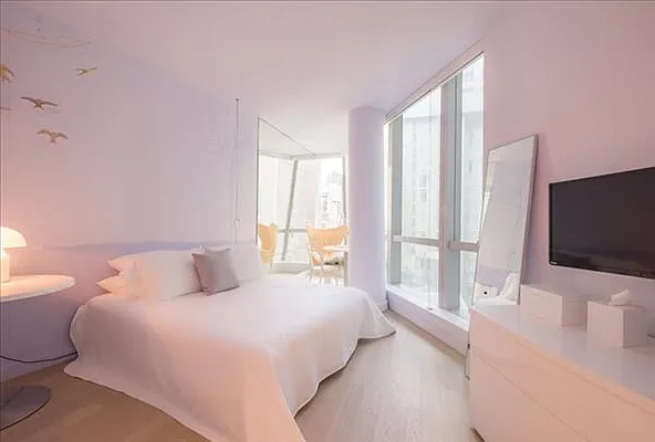 Rented by Equity Residential | media 41