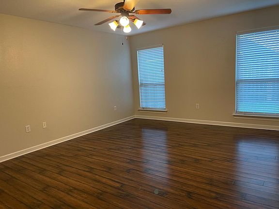 5th image of 15510 Oakstone Dr