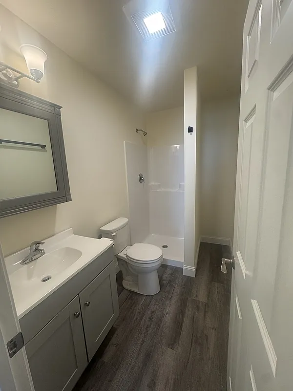 2 bed, 1.0 bath, $1,800 — Photo 4