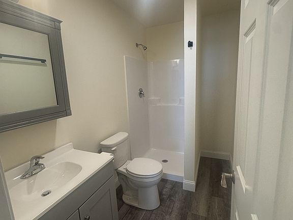 5th image of 260 College St #14