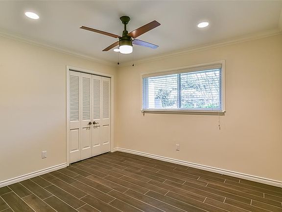 One of the secondary bedroom.