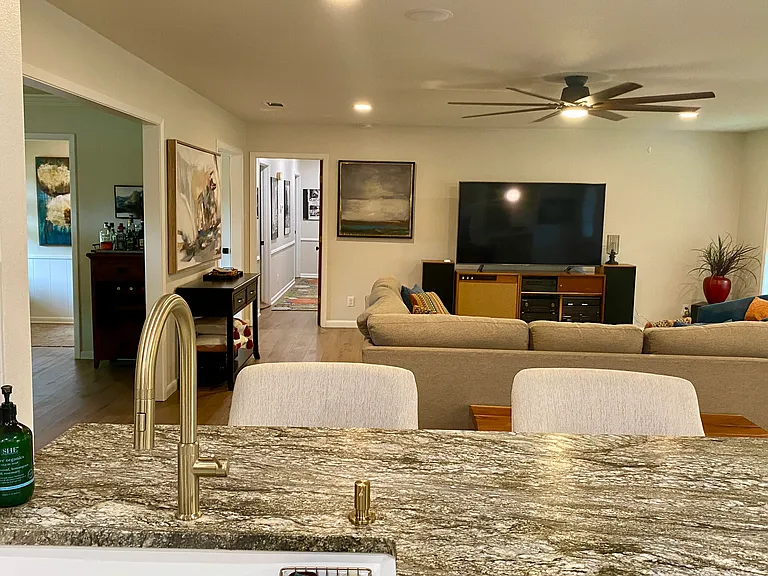 8318 Yale Dr — Photo 13