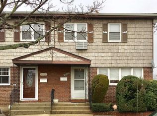 14429 Weller Ln, Rosedale, NY 11422