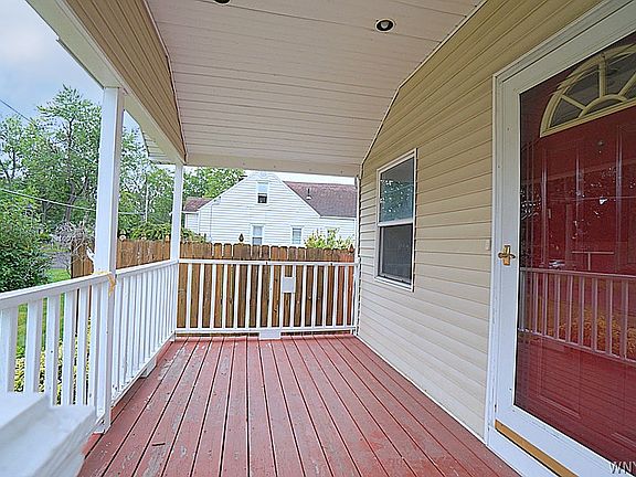 3rd image of 1124 Maple Ave