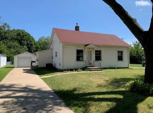 732 31st St SE, Cedar Rapids, IA 52403