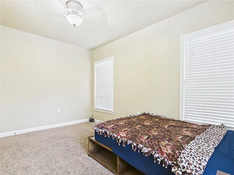 608 Highlands St — Photo 18
