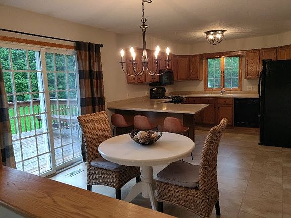 Dinette & Kitchen area
