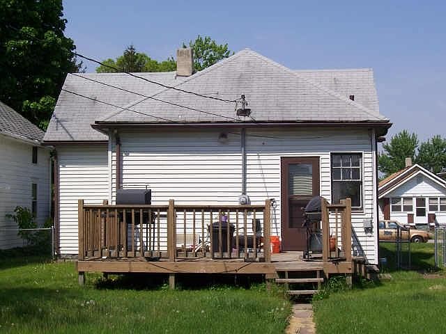 2nd image of 1621 N Woodlawn Ave