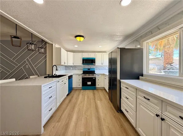 228 S 16th St, Las Vegas, NV 89101