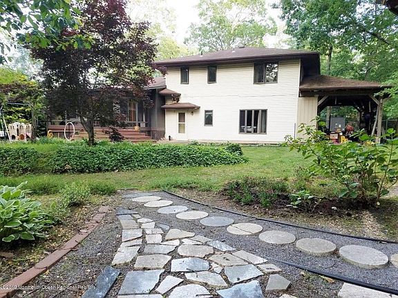 4th image of 6 Maplehurst Ave