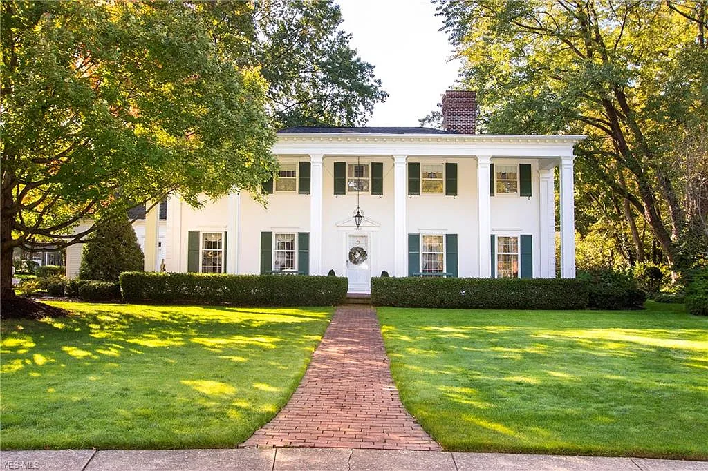 30601 Salem Dr photo 1