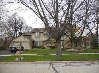 907 Tim Tam Cir, Naperville, IL 60540