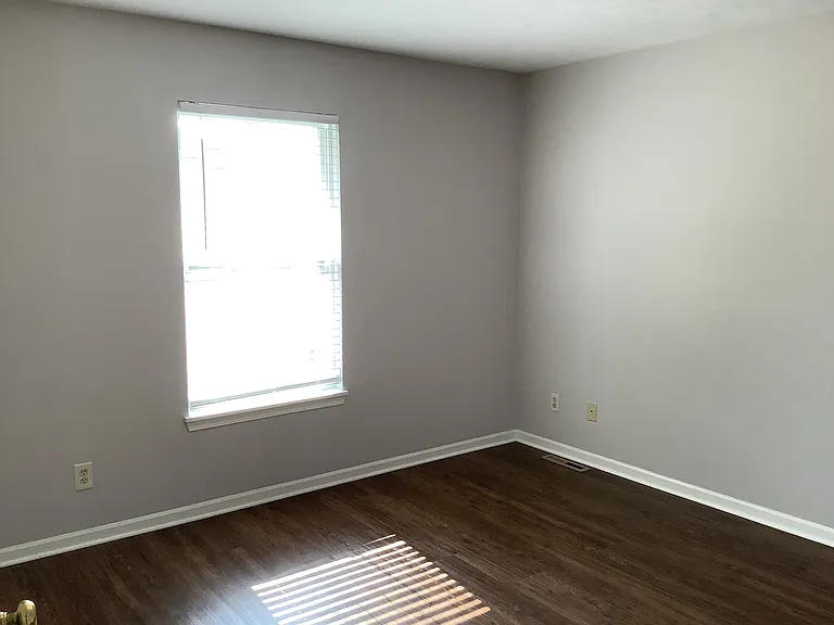8298 Macintosh Ln — Photo 7