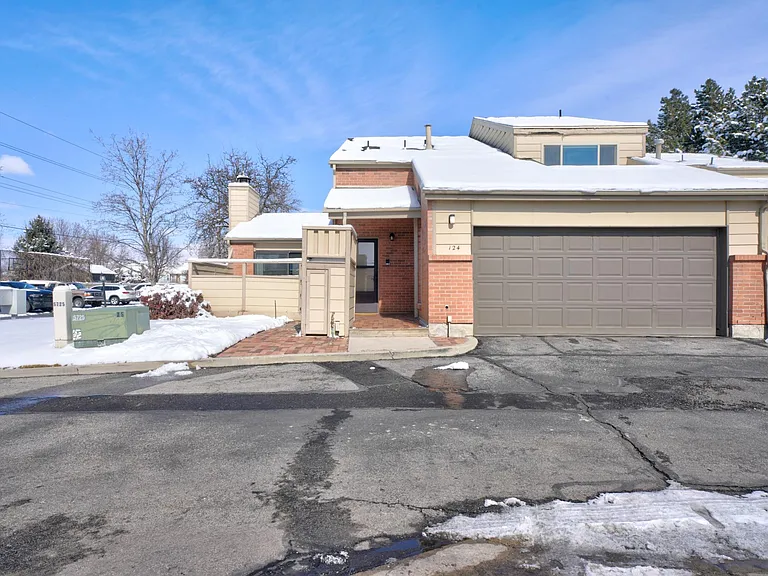 124 Parkway — Photo 27