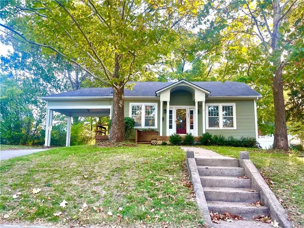 824 N Washington St, Nevada, MO 64772