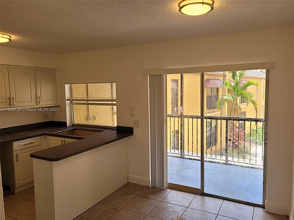 5th image of 4509 Treehouse Ln #F
