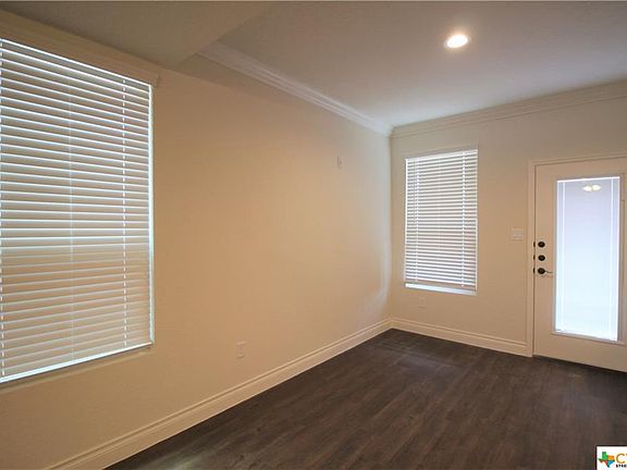 5th image of 342 Untermaier Dr