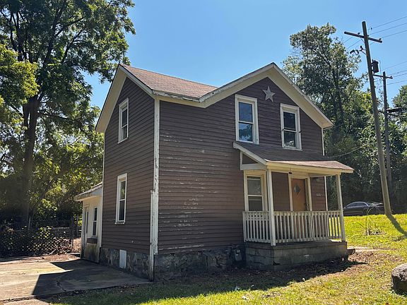 5th image of 1000 College Ave NE