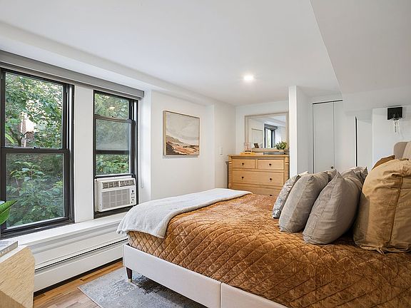 3rd image of 130 Barrow St APT 312