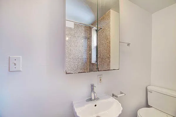 Rented by REAL New York | media 20