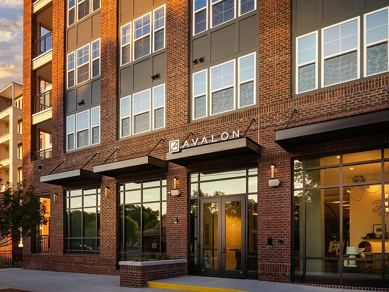 Leasing entrance
