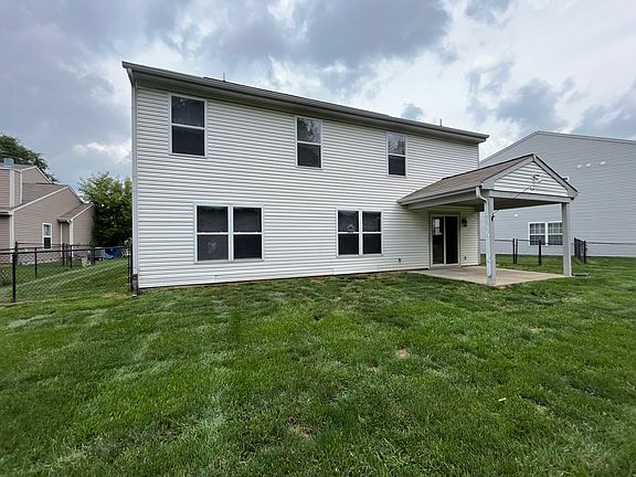 4th image of 8221 Twin River Dr