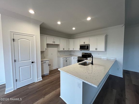 2nd image of 109 Nandina Dr