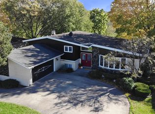 11341 Scenic Dr, Willow Springs, IL 60480