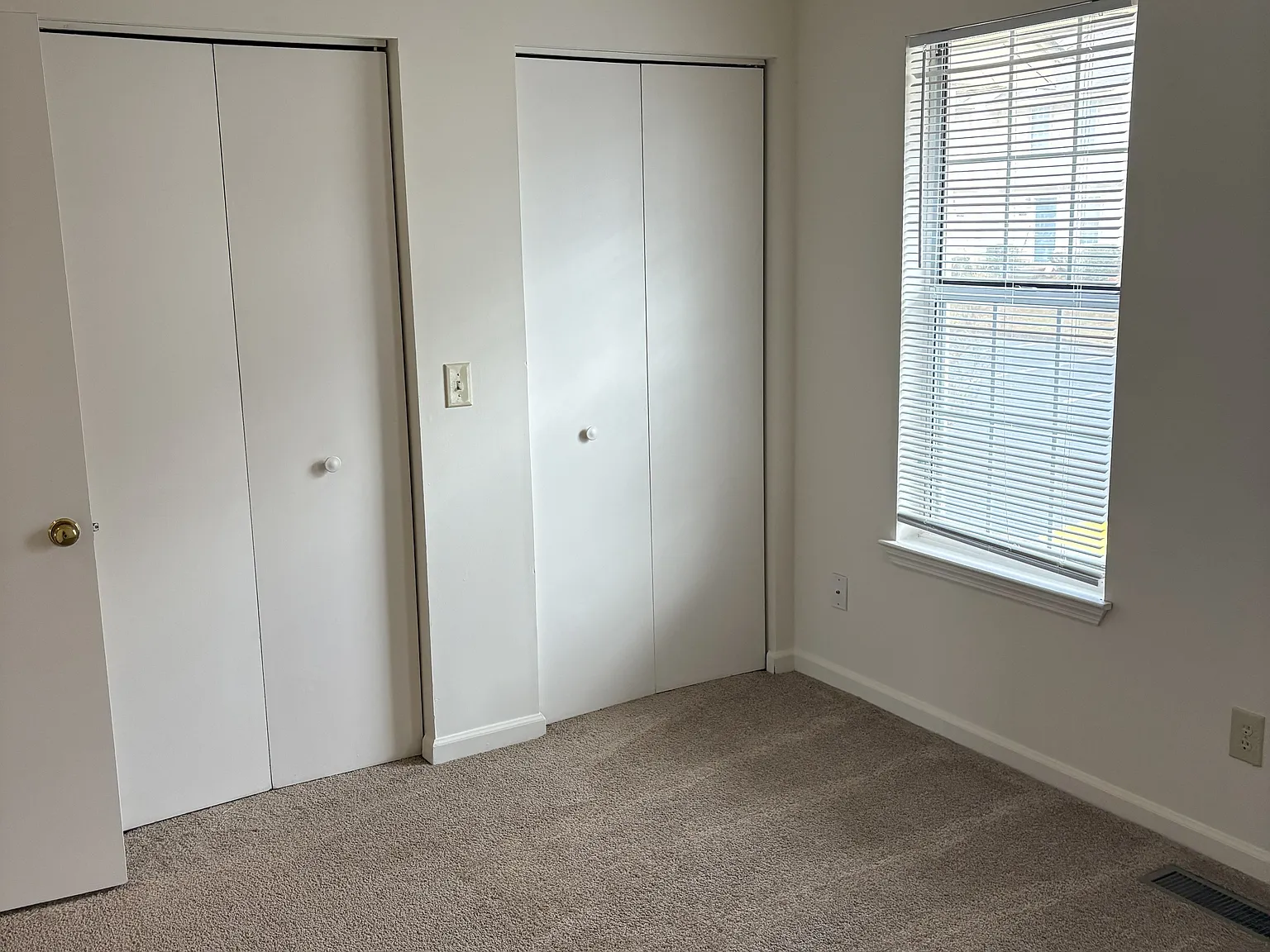 2 bed, 1.5 bath, 950 sqft, $1,295 — Photo 4