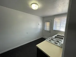 Charming & Totally Updated 1 Bedroom Apartment Downtown — Photo 36