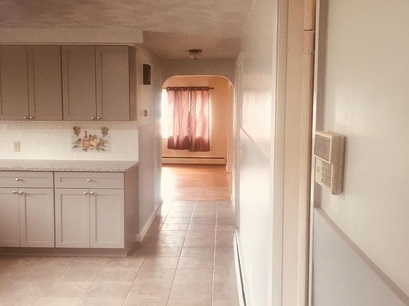 2nd image of 269 Huxley Ave Floor 1