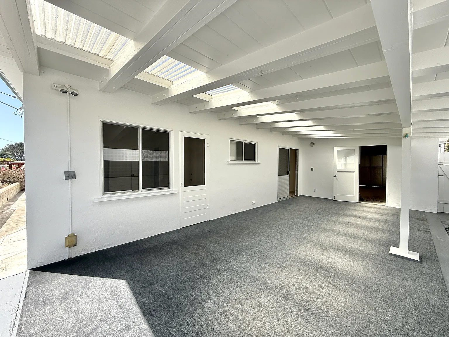 3 bed, 1242 sqft, $6,950 — Photo 2