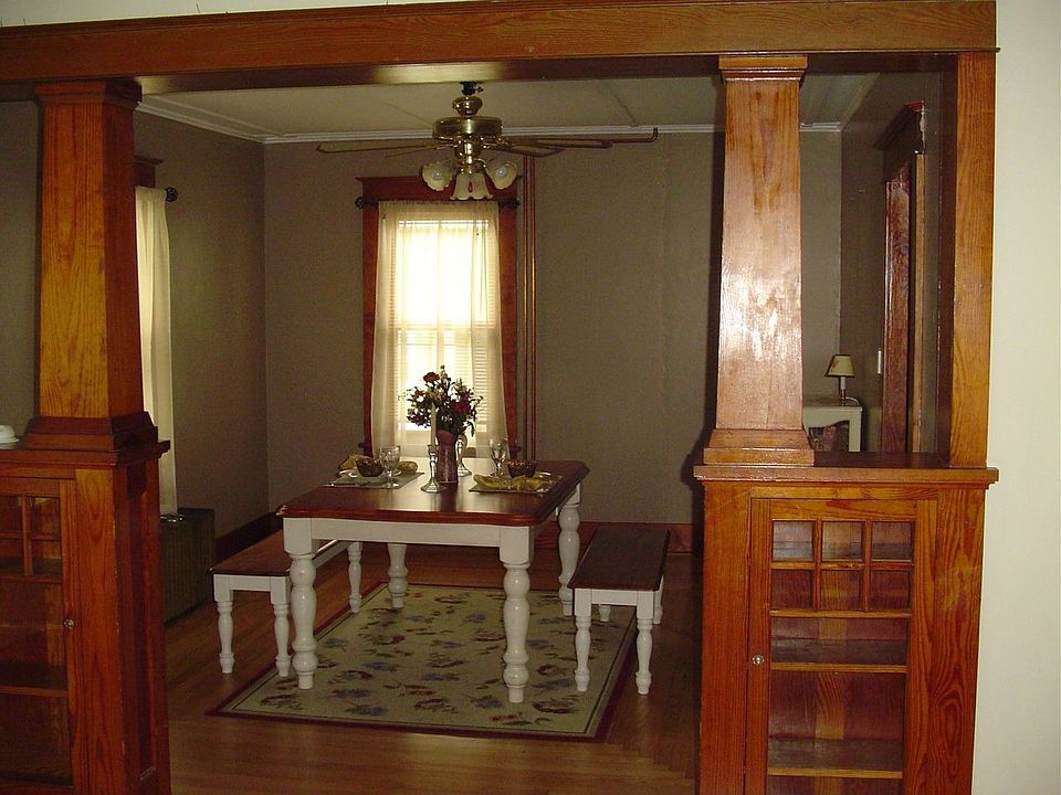 2nd image of 3 Edward St