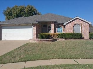 3002 Shannon Ln, Grand Prairie, TX 75052