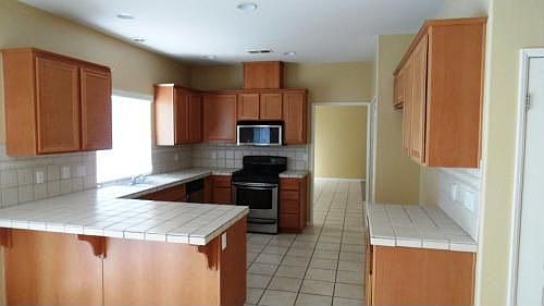 2nd image of 1096 Shady Ct